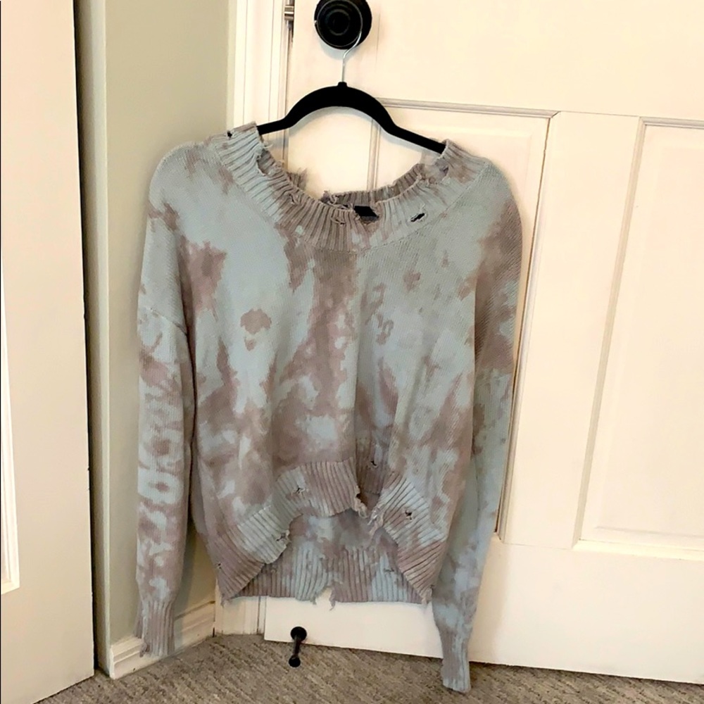 LuLus distressed sweater